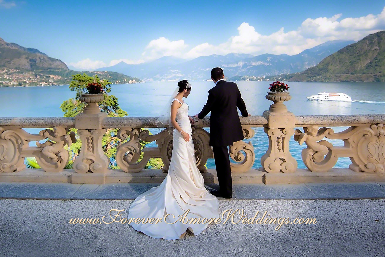 bride and groom wedding photoshooting at villa balbianello